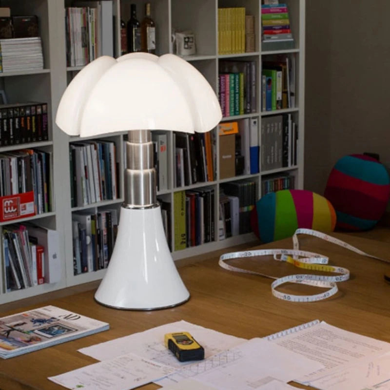 SkandiShop Art Deco White Petal Table Lamp Bedside Office Table Study Desk Lamp Living Room Bedroom Floor Lamp for Home and Decoration